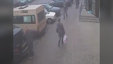 Yukarı baktı hayatı kurtuldu