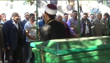 Bursa'da minik Necla kamyonet altında kaldı
