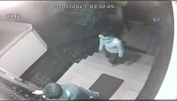 Çaldıkları köpeği geri getiren hırsızlar kamerada!