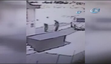 Bursa'da 15 bin euroyu kendi eliyle dolandırıcıya verdi