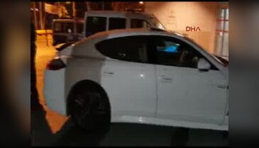 Ünlü türkücünün bulunduğu araca silahlı saldırı!