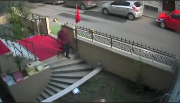 Önce sevdi, sonra çaldı