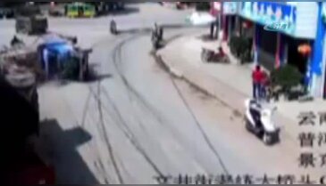 Tonlarca kerestenin altında can verdiler