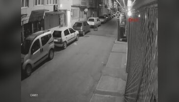 Bursa'da  taksicinin boğazına bıçak dayayıp parasını gasp ettiler