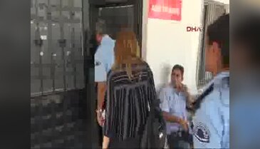 'Kocamla ilişkin var' dedi! Zor ayırdılar