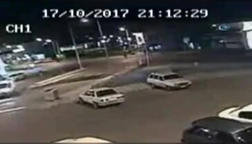 Kaza anı güvenlik kamerasına yansıdı