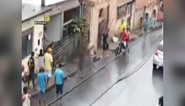 Üvey babasını sopayla böyle öldürdü