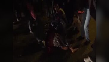 Bursa'da karşıdan karşıya geçen anne ile kızına otomobil çarptı!