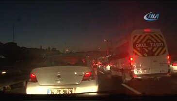 Köprüde trafiği felç eden kaza!