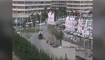 AVM'de şüpheli araç paniği