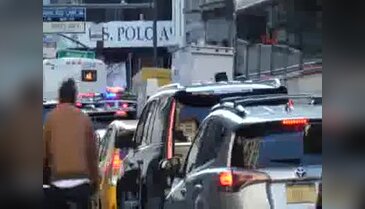 New York'ta bir araçtan yayalara ateş açıldı
