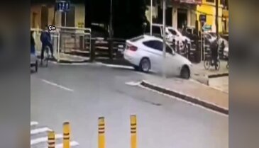 Otomobilin altında can verdi