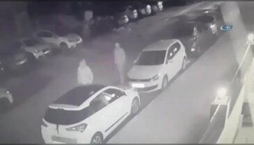 Arabaların aynalarını söken hırsızlar kamerada