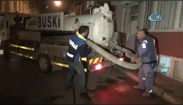 Bursa'da aldığı evin içinden rögar kapağı çıktı!