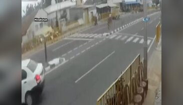 Kadın sürücü metrelerce uçtu