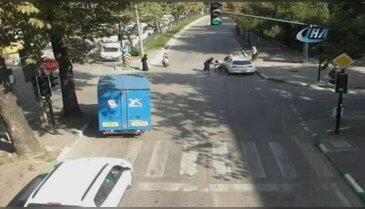 Bursa'da bebek arabasındaki çocuk ölümden son anda kurtuldu!