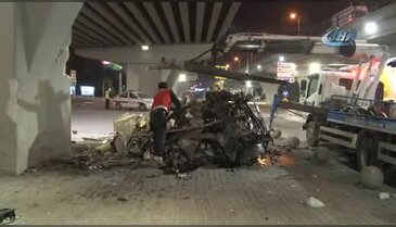 Kazada paramparça olan otomobilden sağ çıktılar