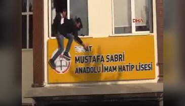 Lisedeki 'Atatürk' skandalına tepki yağdı! Okulun adı değişti - 2