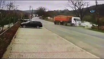 Ölümden saniyelerle kurtuluş kamerada