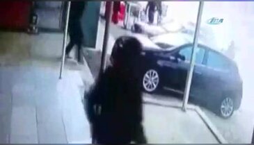 Freni boşalan kamyon, mahalleyi savaş alanına çevirdi
