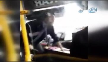 Otobüs şoförü yolculara bıçak çekti