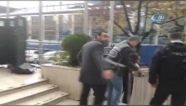 Bursa'da yolda bulduğu kimlik ve ehliyet ile dolandırmadığı kalmadı