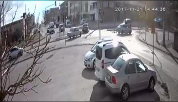 Dikkat: Çöp konteyneri çıkabilir!