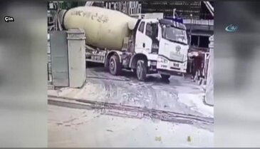 Beton mikseri aşağı uçtu