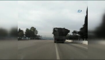 Aşırı yüklü kamyonun tehlikeli yolculuğu