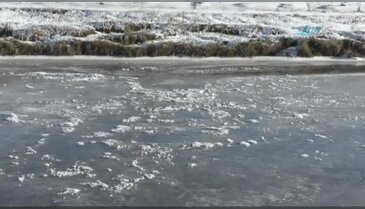 Hava sıcaklığının eksi 19'u gördü, Kars Çayı dondu