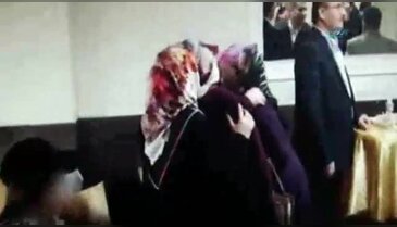 Düğündeki takıları çocuğa çaldırdılar