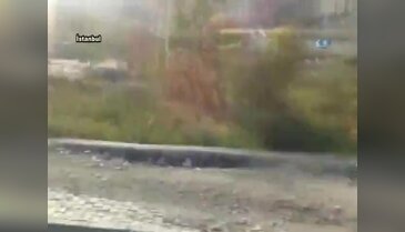 Öğrenciler okula iş makinesiyle götürüldü