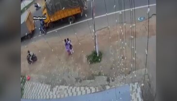 Şanslı motosikletliler kamerada