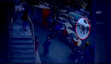 Sürücüler trafikte birbirine girdi