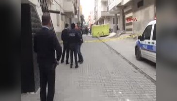 Şanlıurfa'da evlenmek istemeyen genç kız çatıya çıktı