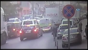 Tırın altında kalan kadın öldü