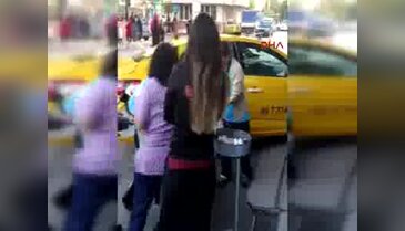 Hastaneye peş peşe getirilen iki kadın da takside doğum yaptı
