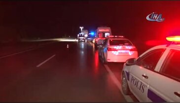 Alkollü otomobil sürücüsü TIR'a çarptı: 2 ölü, 1 yaralı