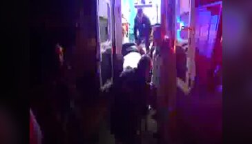 Kamyonet kaldırıma çıkıp yayayı ezdi: 3 yaralı