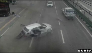 Bursa'daki feci kaza MOBESE kameralarına yansıdı
