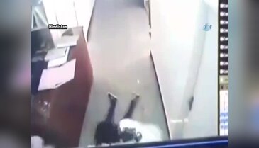 Hemşire hastanede bir anda yere yığıldı