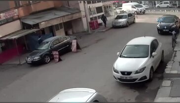 Çaldıkları parayı harcayan hırsızlar kamerada