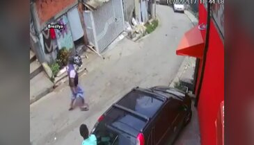 Otomobil bir anda kaymaya başladı