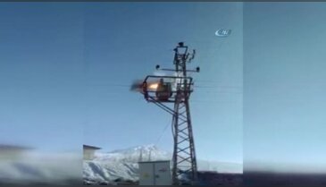 Elektrik trafosu bomba gibi patladı