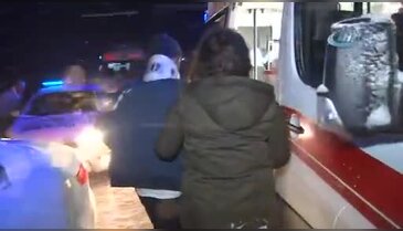 Karlı yolda kayan otobüs şarampole devrildi: 32 yaralı