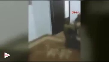 El ve ayaklarını bağladığı oğlunu hortumla dövdü!