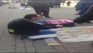 Bursa'da seyyar satıcının muhteşem ürün tanıtımı!