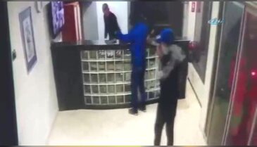 Tıp merkezinde silahlı ve palalı gasp!