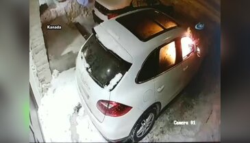 Kundaklarken kendisi de yandı