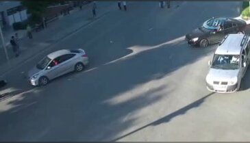 Çorum'da trafik kurallarına uymayan iki kadın ölümden döndü